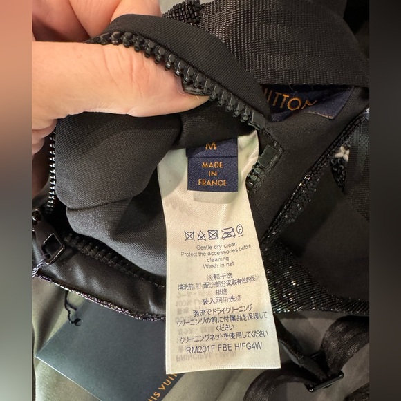 NWT Louis Vuitton *rare*  embroidered mid-layered zippered vest - Picture 11 of 11